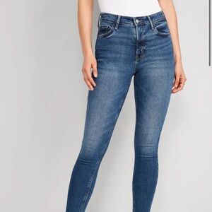 NWT Old Navy (Irregular) Rockstar Straight Jeans - Size 0 - (no belt loops)